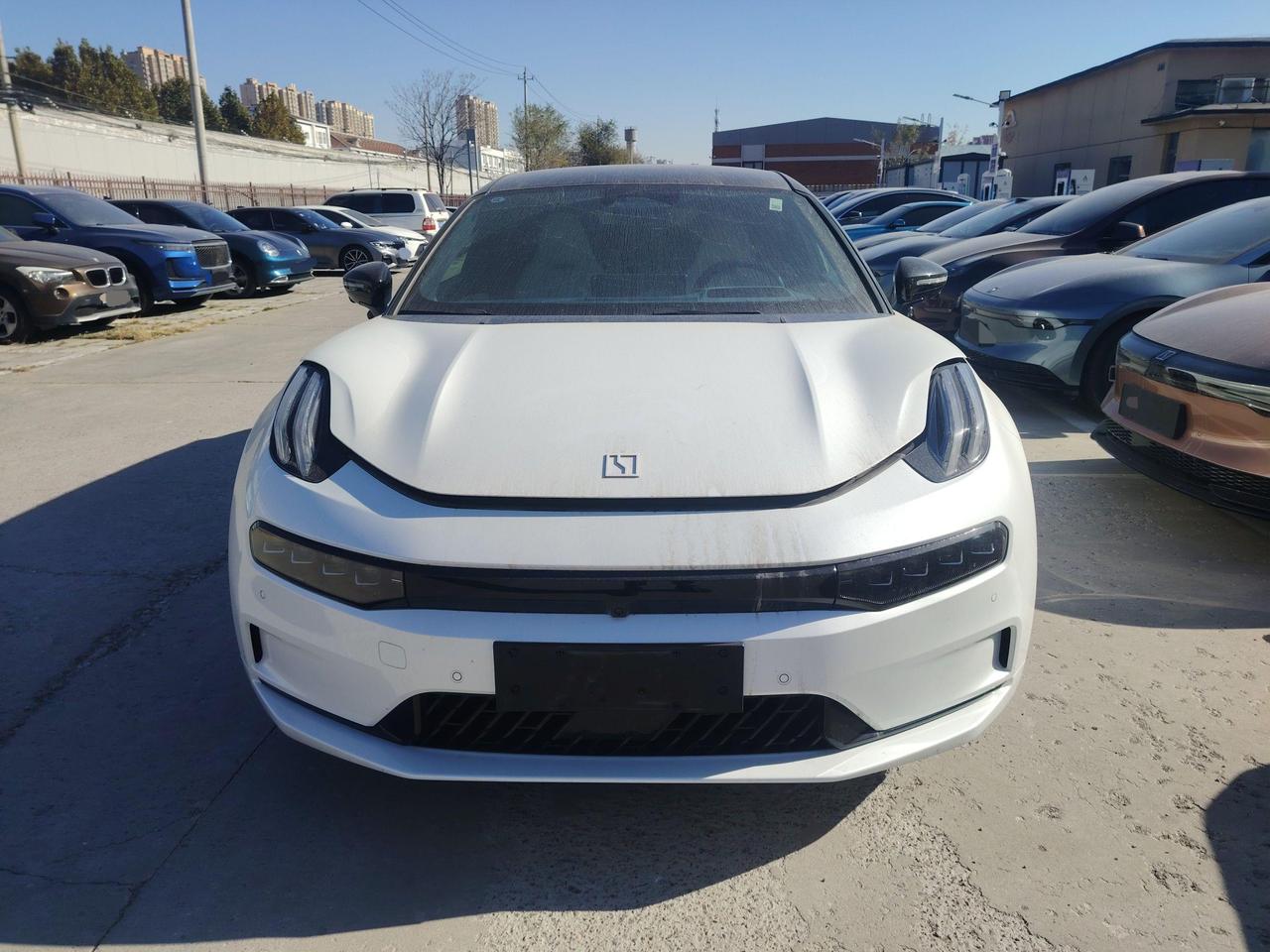 新车落地40万，才开9千公里就掉了20多万，这谁受的鸟？前两天验了一台极氪00