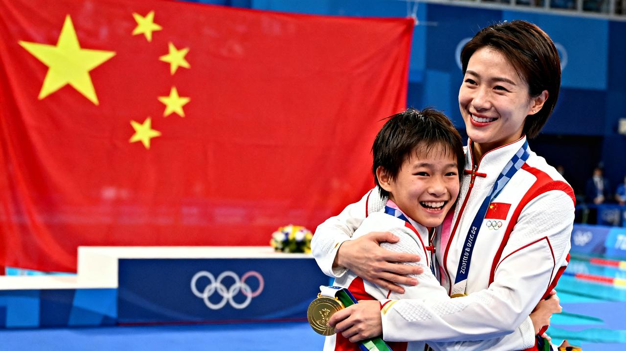 奥运五金王变“金牌制造机”！陈若琳全运赛场硬核封神广州跳水馆的聚光灯下，第