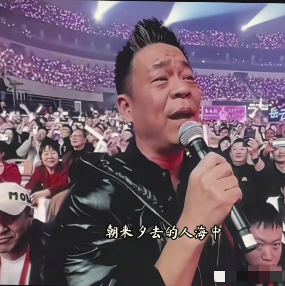 岁月催人老哈：画面中的孙浩白发触目，肤色绛紫，眼角耷拉，额纹纵横，眼袋深刻，法令