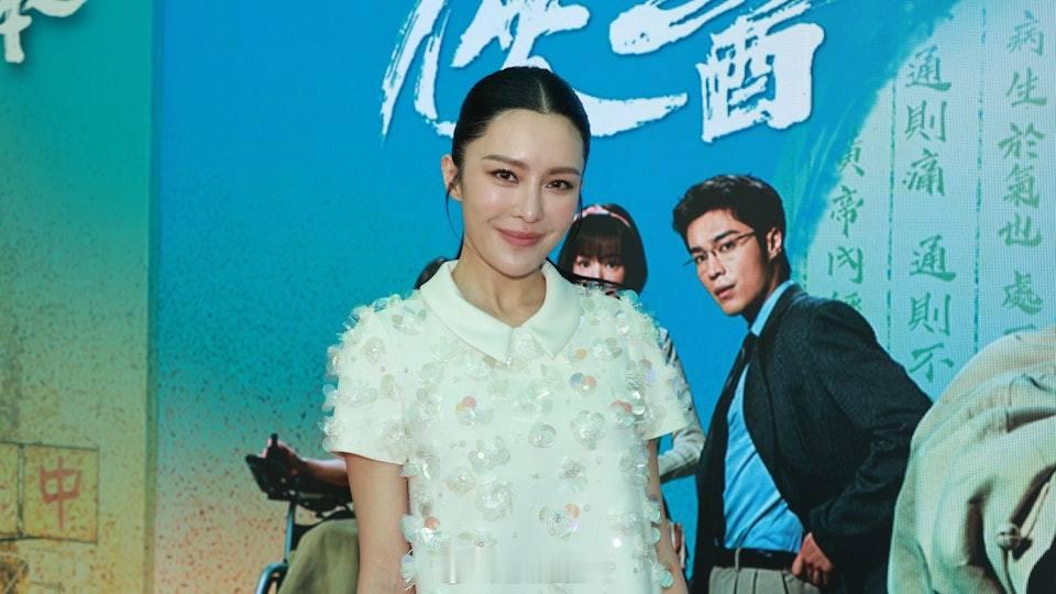 張曦雯情斷8年男友指分手不涉第三者　甜笑認有人追：可以觀察吓藝人張曦雯今日（22