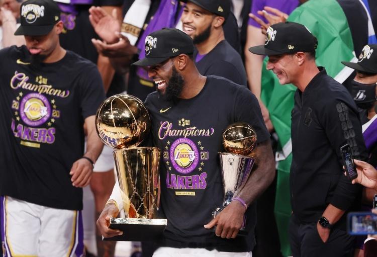 76人队记：湖人从未真正拥抱过詹姆斯  TheAthletic76人队...