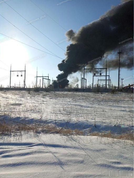 停不下来，根本停不下来，前天被轰炸的卢甘斯克大型变电站继续燃烧！这火焰是侵略者应