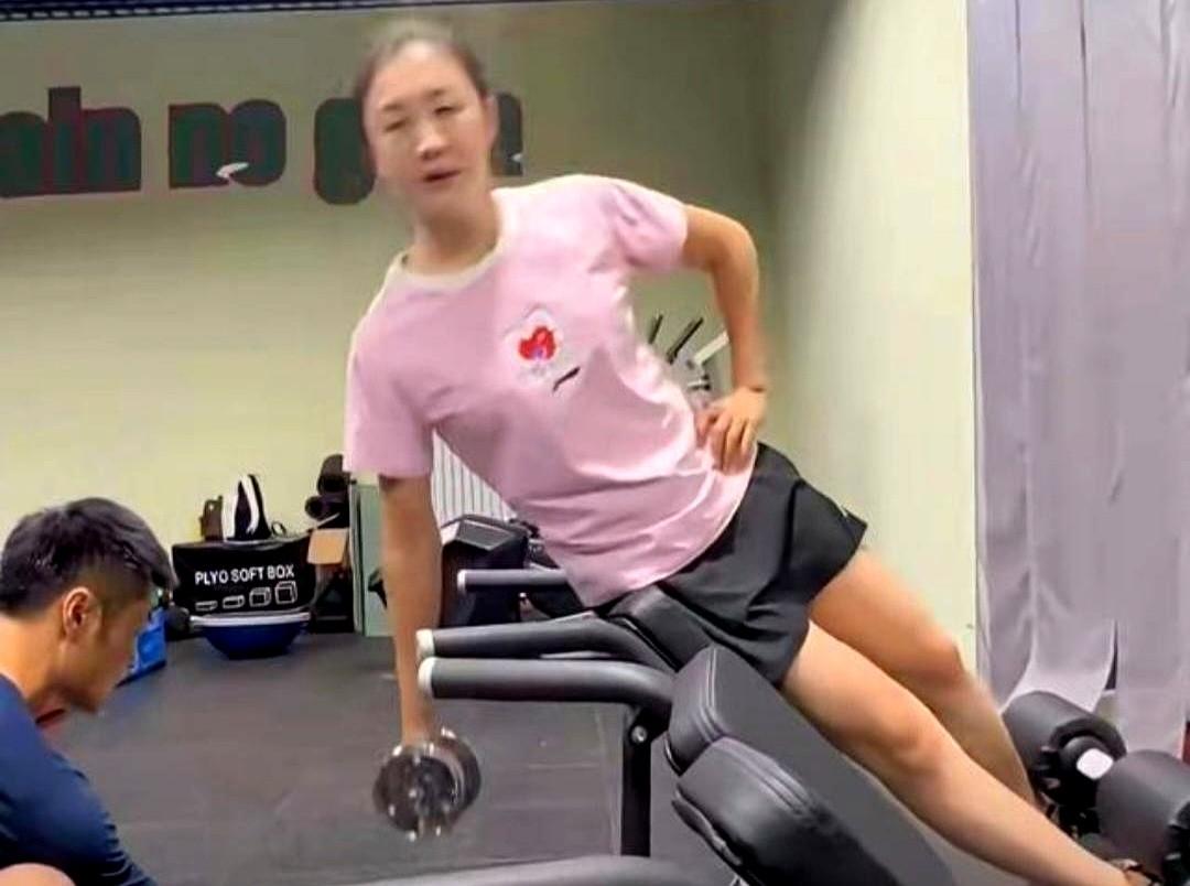 卫冕之后,她最怕的是没人记得她还能打。巴黎奥运再拿单打金牌,陈梦把名字写进历