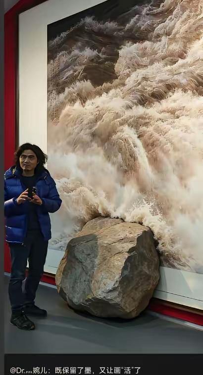 谁能想到！380万的黄河大作竟被一盆墨水“砸”成爆款！黄河画家徐惠君花数月打磨的
