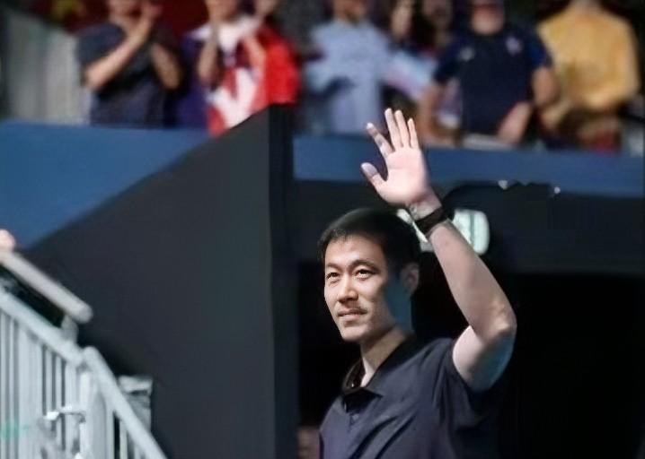 国乒不一样了！参加公益活动、不接受采访！王励勤亮相了，率领国乒三位主教练王皓、
