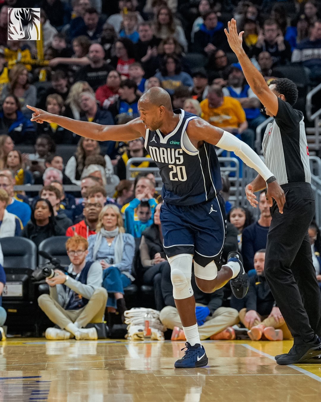 MarcStein：米德尔顿仍在权衡合同买断截止日期前的选择。是在独行侠打完本