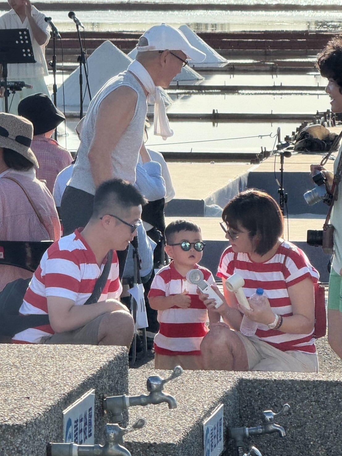 Selina一家在田馥甄田调野地小巡演現場！！！​​​