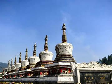 莲花山藏塔尔寺，一殿一塔，满目信仰。