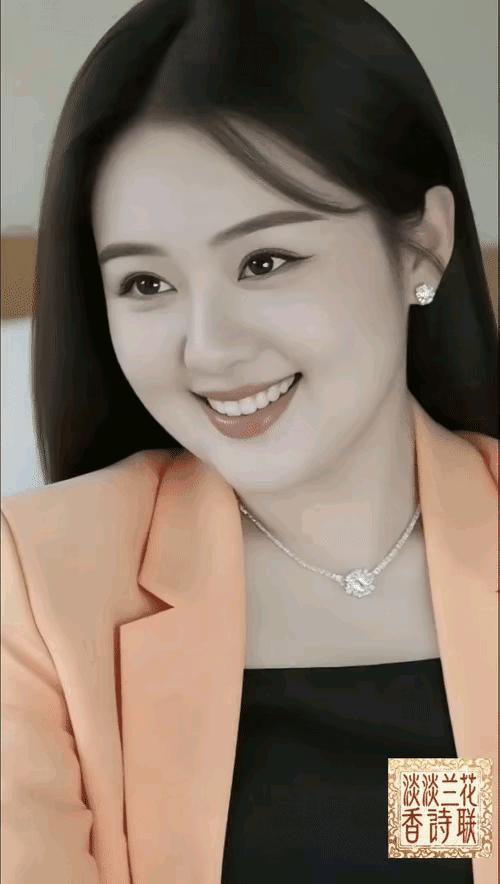 我最想对自己说：“压力是生命的碳，终将炼成钻石。”曾经工作上加班成常态，还总受气