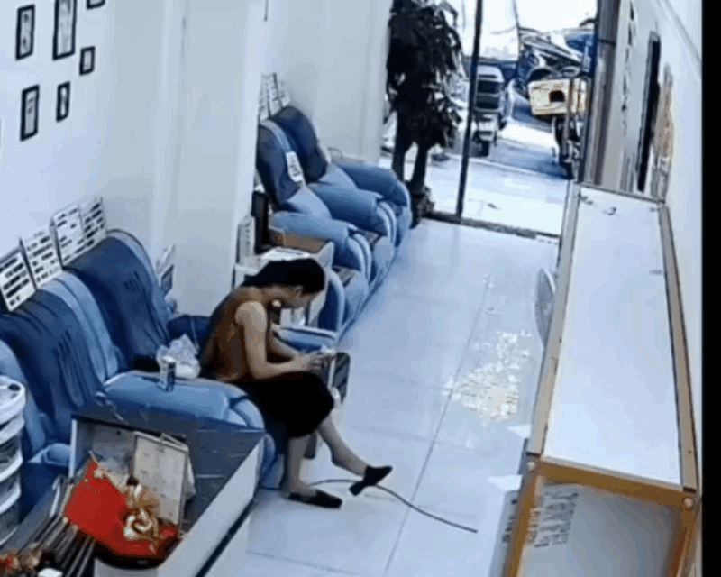 早餐店遇“碰瓷式索赔”？别慌！这波操作才是真解气谁能想到吃个早餐还能被“找上