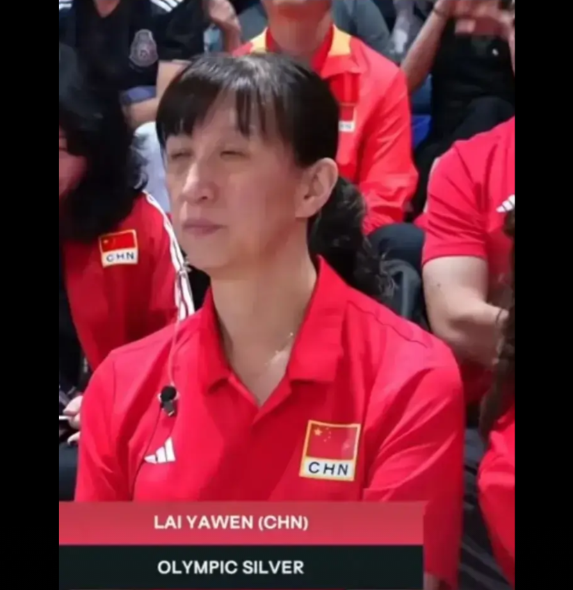 【小赵，比老蔡让人省心多了】昨晚赖亚文主任长舒了一口气，中国女排3：0战胜多米