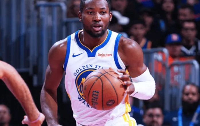 NBA比赛，勇士104-129不敌掘金。赛后，勇士记者更新动态点评道：“在斯蒂