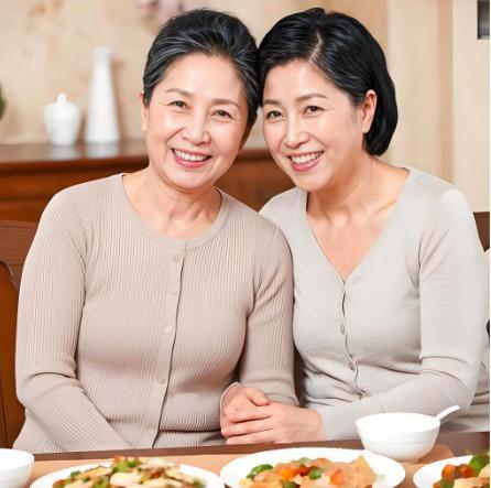 在我结婚前，我妈担心我处理不好婆媳关系，拉着我的手对我说：只要婆婆能帮你带小