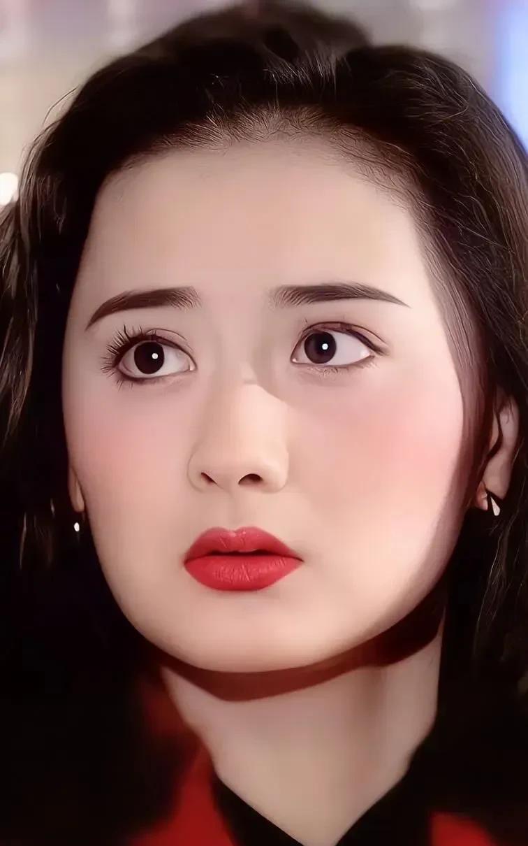 主持人问陈德容:“拍《还珠格格》时，琼瑶让你出演小燕子或紫薇，但是你拒绝了，为什