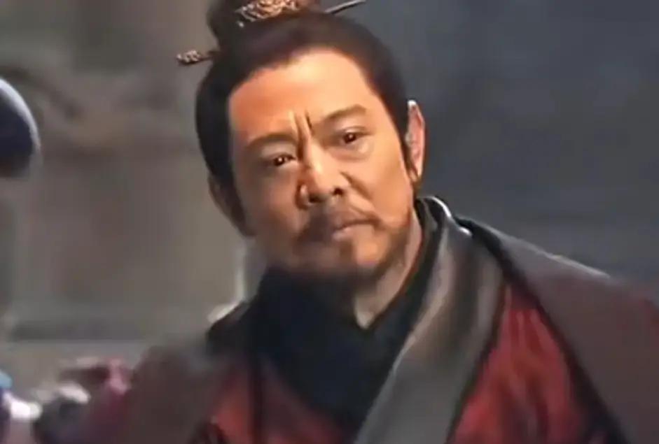 刷到一条“刚看完《镖人》电影，李连杰吴京张晋客栈三人对打，燃到腿抖”的短视频，点