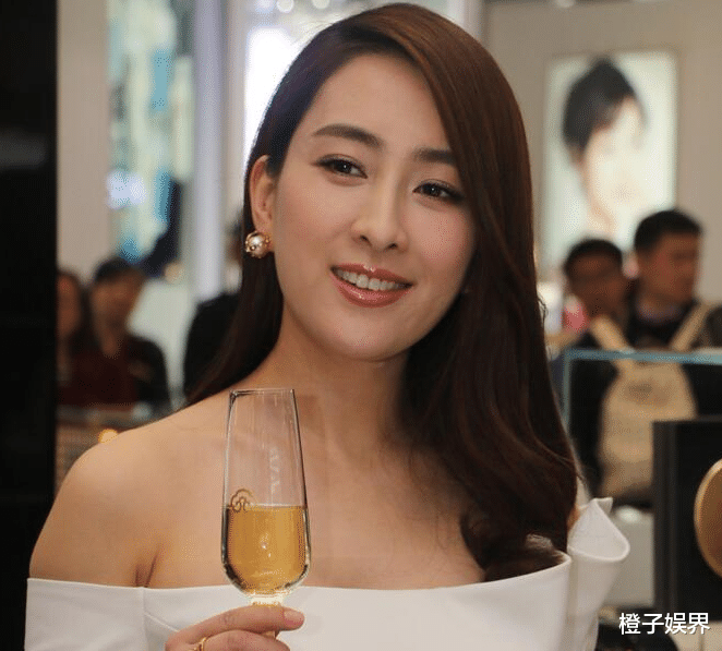 "两面派"马苏的娱乐圈幻灭史 曾经有多风光 现在就有多落魄
