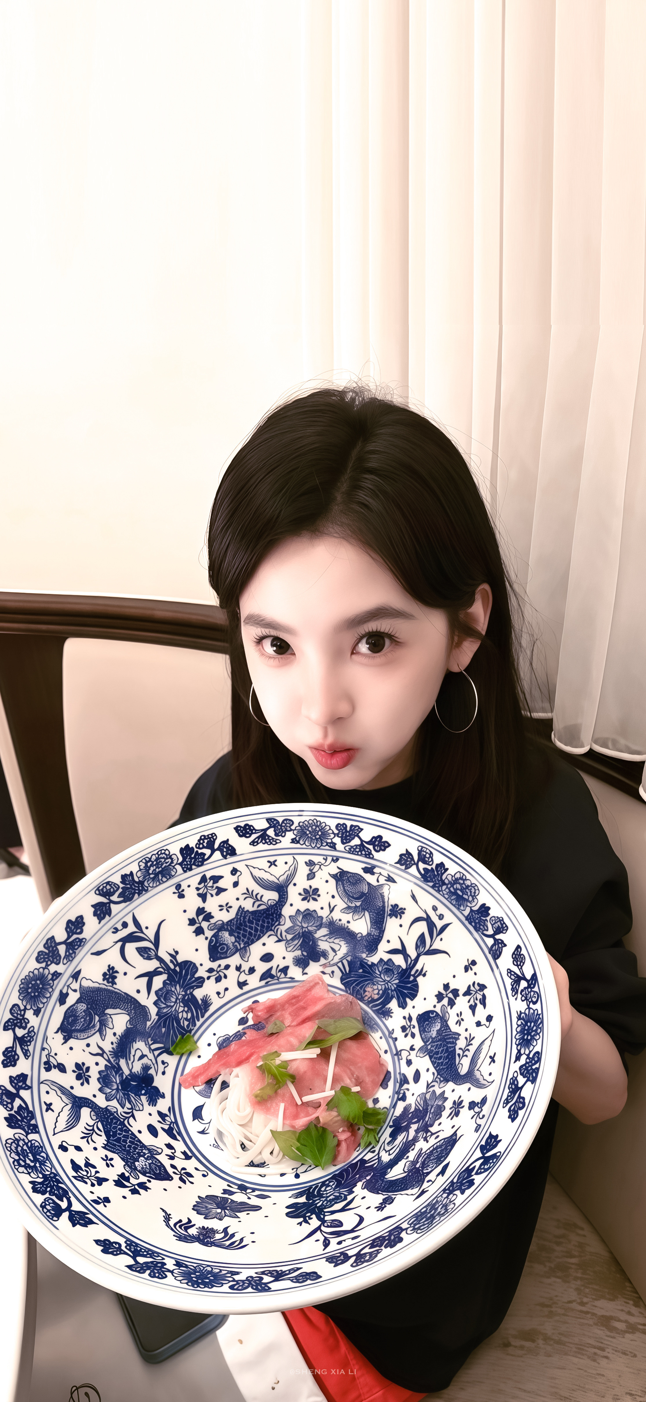 章若楠....Ი𐑼....🥨🩶·更新了一则头像壁纸～​​​