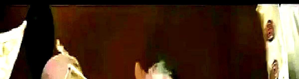 姜文把你耍了15年，你还在帮他数钱。他压根不信什么“内容为王”，他信的是“缝隙