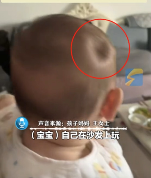 祖宗保佑！广东，8个月宝宝在沙发上玩，不料奶奶一个转身没注意，孩子就掉了下来，后