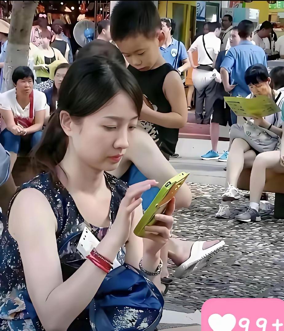 今天娃问我，一个老难回答的问题，给我这颗老白菜给问住了。迷恾的我真不知道该