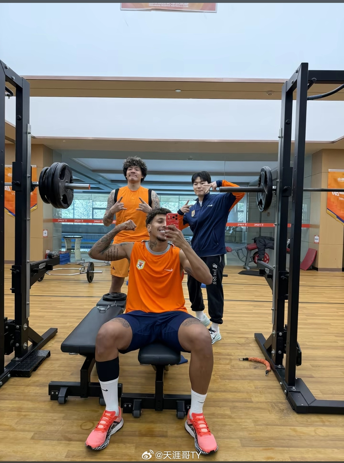 山东泰山｜山东泰山外援动态克雷桑更新蚪蚪动态