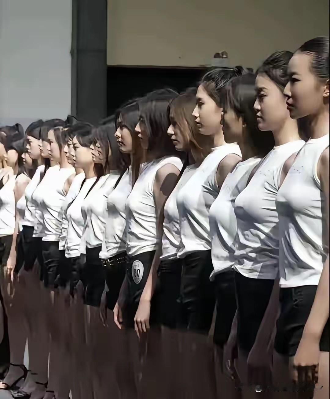 职场里，会处关系重要？还是会做事重要？个人认为，会做事更重要，原因是：会处关系
