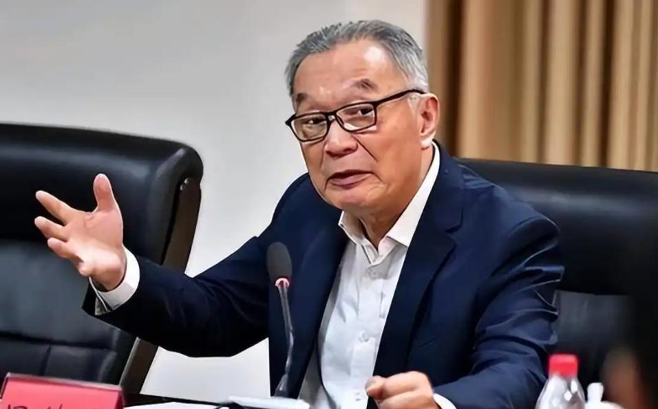 网络广为流传温铁军教授一段演讲提炼的观点：“国有资产是几千万先烈用命换来的，是全