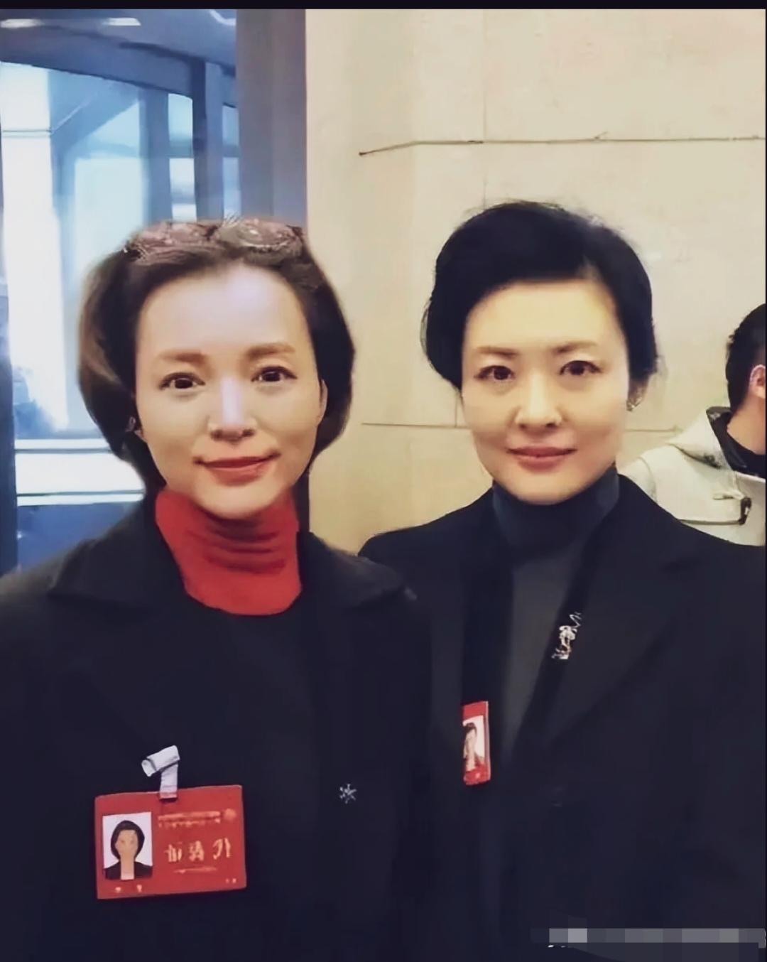 两大美女主持人董卿周涛素颜状态下，与普通人没有什么区别！周涛