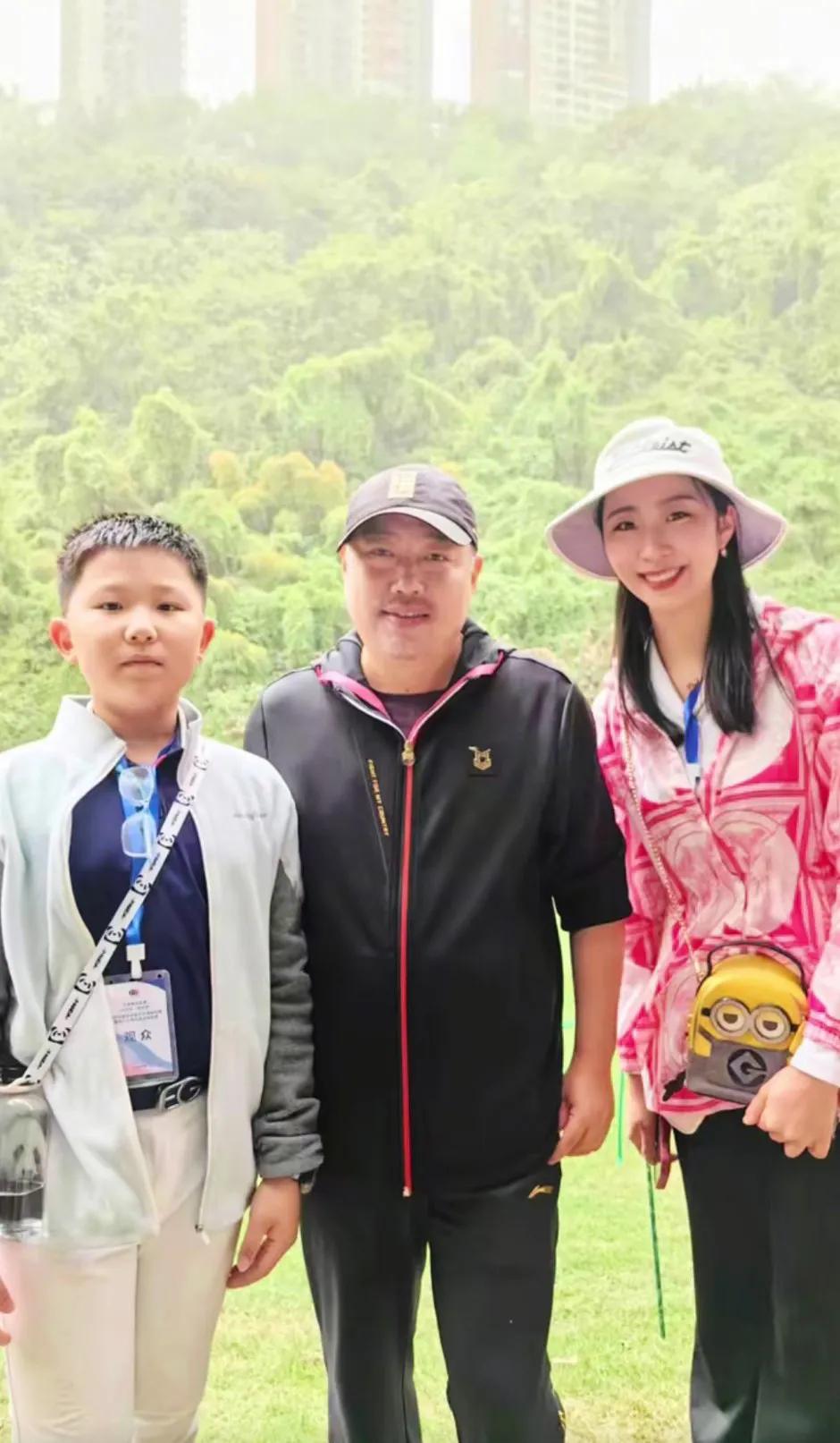 好女儿！有刘国良的影子呀！帅气[赞]有运动细胞[666]走向未来小棉袄看过
