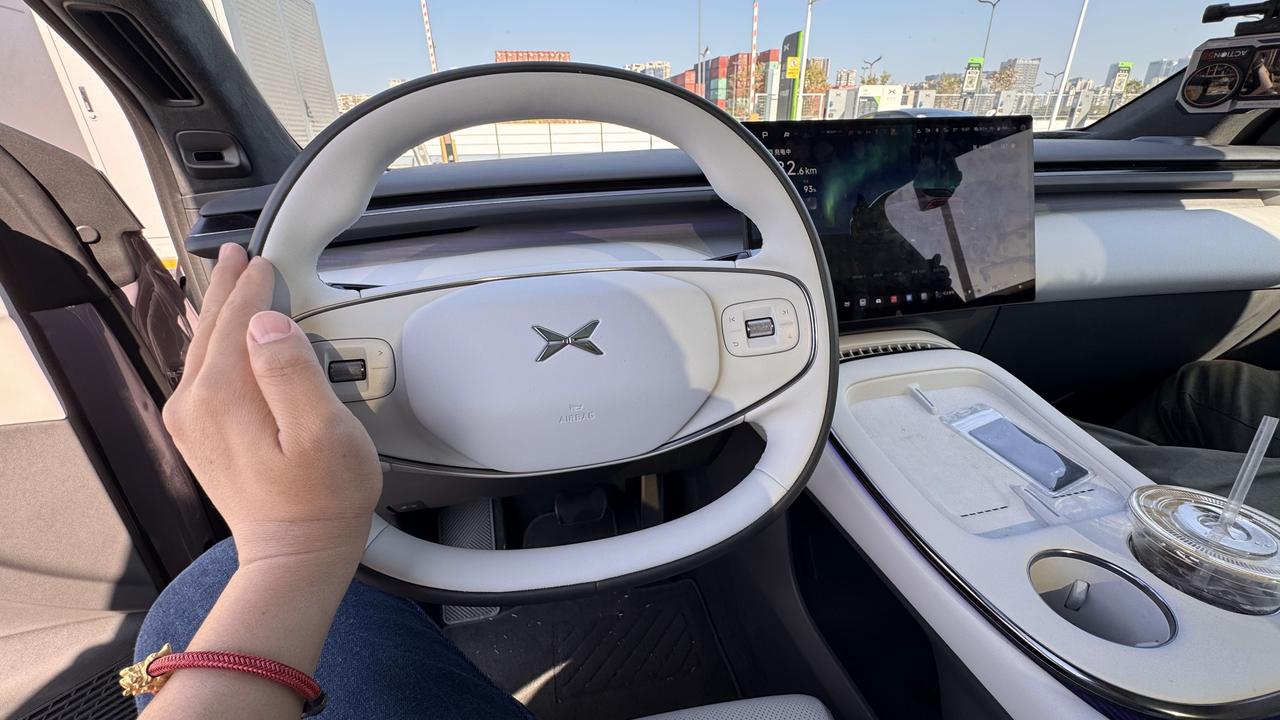 可感知，能加油版本的绿牌车会越来越多的…这次是55.8度电池+60L油箱的组合