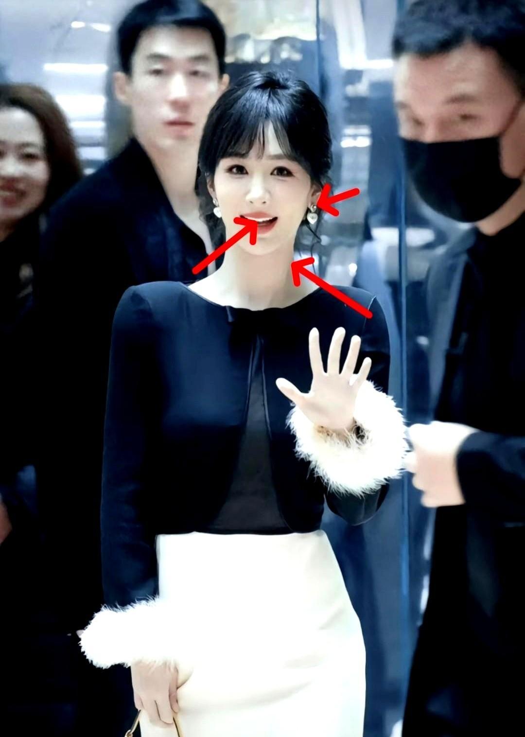 33岁的杨紫刚过完生日，网上突然一片声音喊话让她“赶紧退圈”，乍一看还以为内娱又