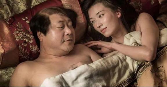 一次，蔡康永问林志玲：你和范伟在出演《道士下山》时，有一场激情戏是不是尺度很大？
