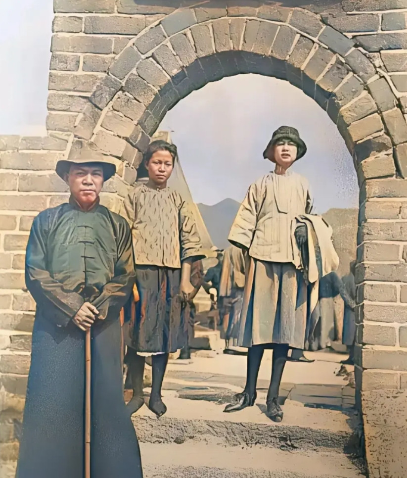 林徽因什么背景啊，那个时候穿戴就很洋气