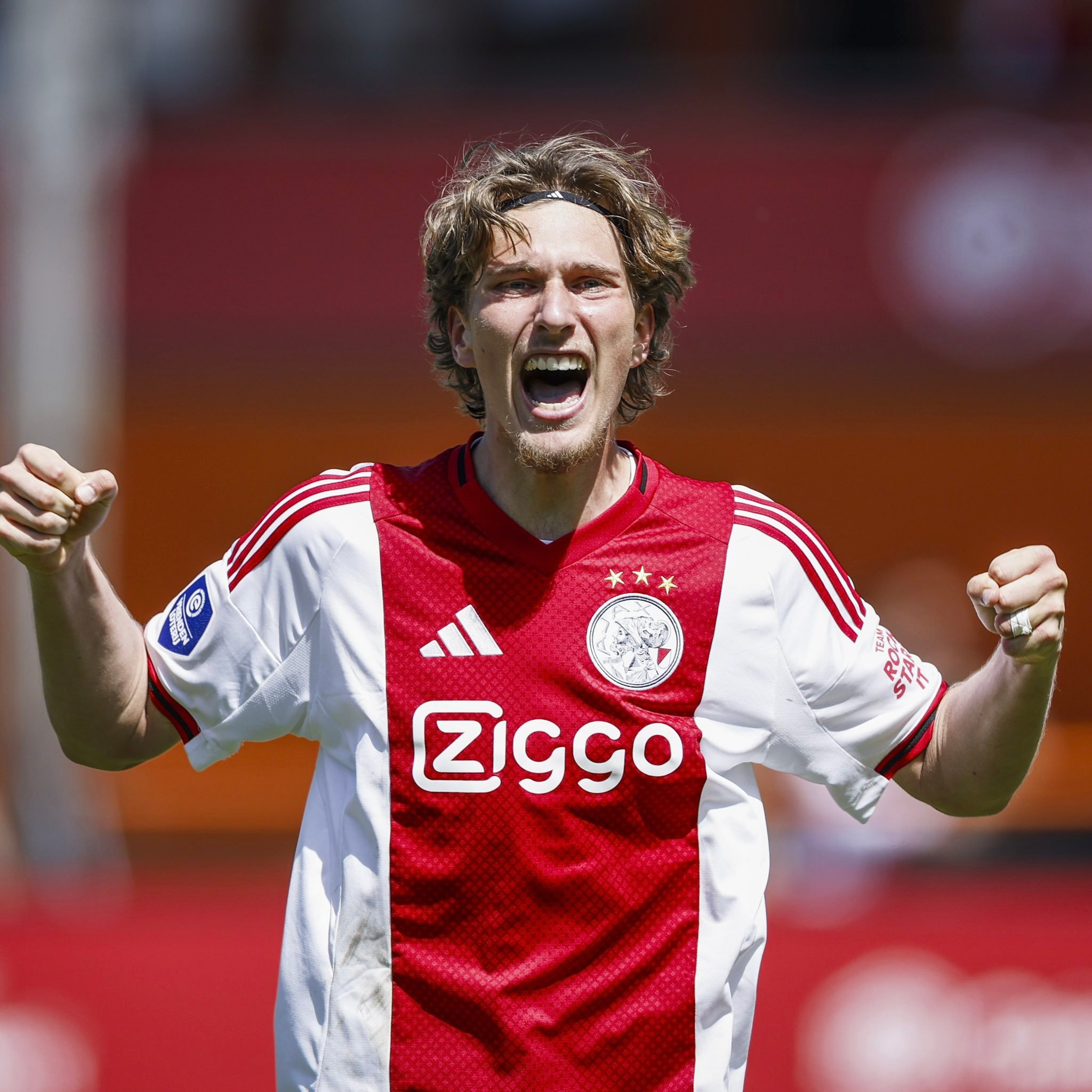 AFCAJAX9500万欧售出安东尼8600万欧售出弗兰基·德容8550万欧售