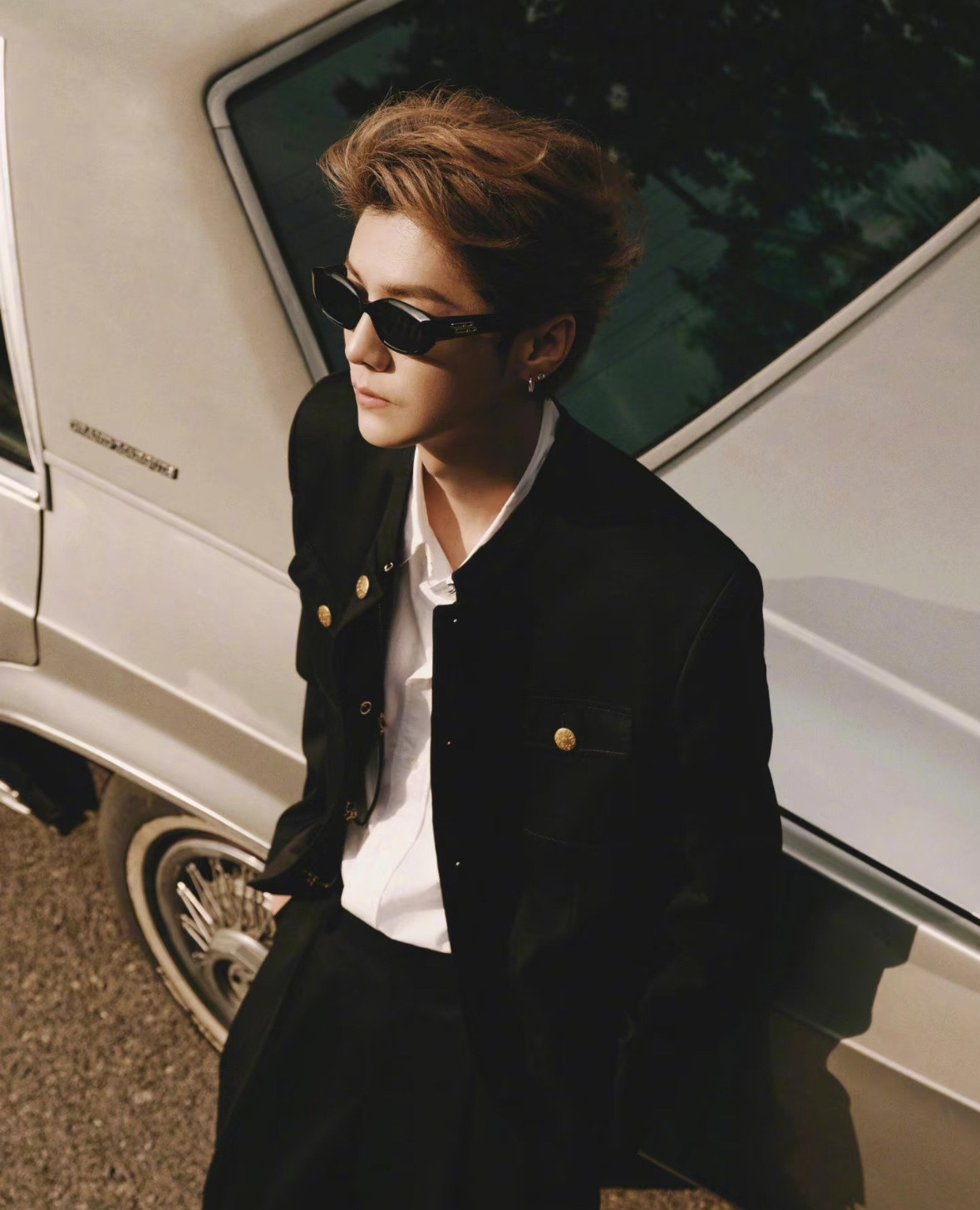 24年8月，两人在日本街头被偶遇，被全网认作“最后同框”。只因这次同游后，鹿晗转