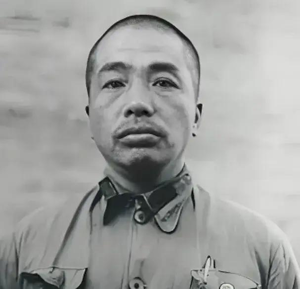 1950年入朝参战，志愿军来自五湖四海，骄兵悍将云集，能镇住这支百万雄师的人选，