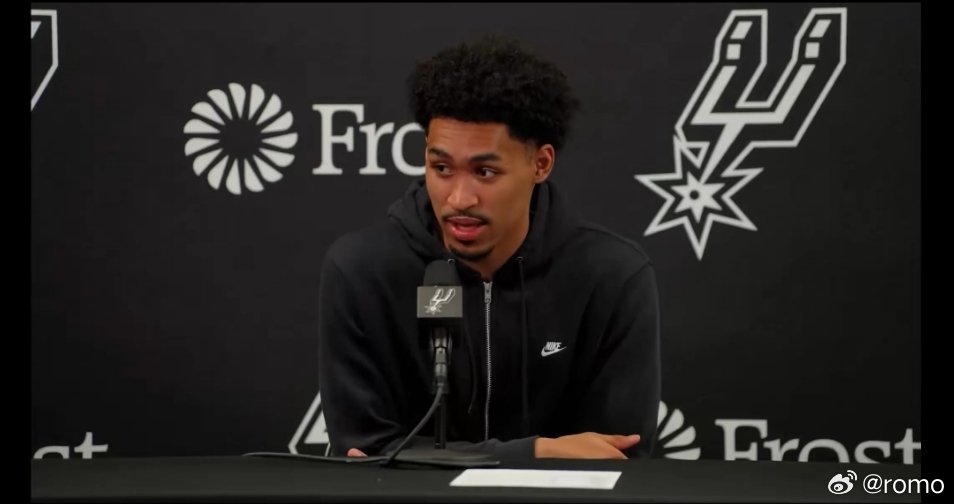 迪伦·哈珀：马刺在对阵火箭的比赛中连续15个回合使用了同一战术（不同球员）。第三