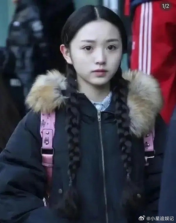 难以置信牛牛以前素人的时候比现在胖，居然是敢笑而且没褶子的