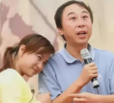[点赞]2010年，有一次冯巩带着贾玲和另外一个徒弟去吃饭，最后服务员表示一共