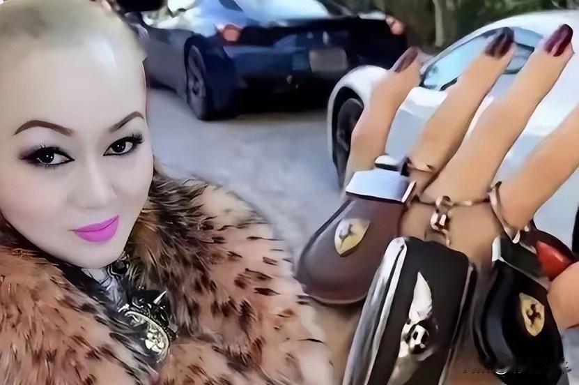 “谁娶我，我送他一辆宾利。”2019年，一名光头肥乳的女子，身着皮草，手上挂满