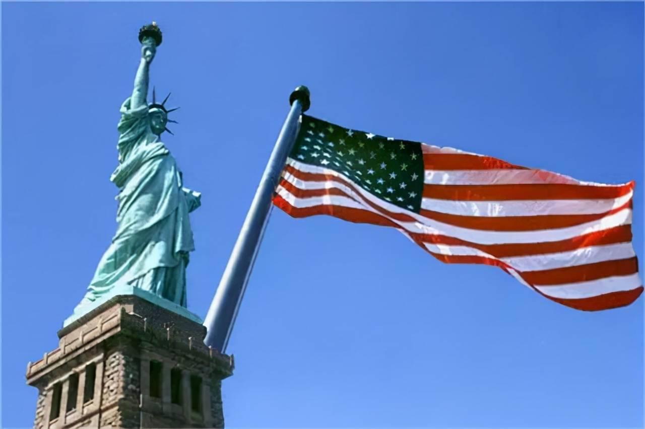 美国霸权即将结束。为什么？因为以色列被打得稀巴烂，美国无能为力。乌克兰节节败退也