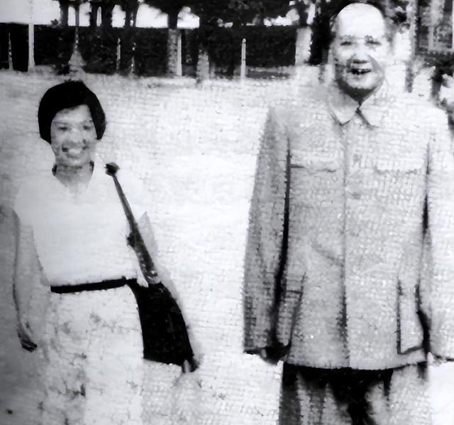 在毛主席的晚年生活中，有一位护士长陪伴了毛主席将近21年，这么多年，两个人相处的