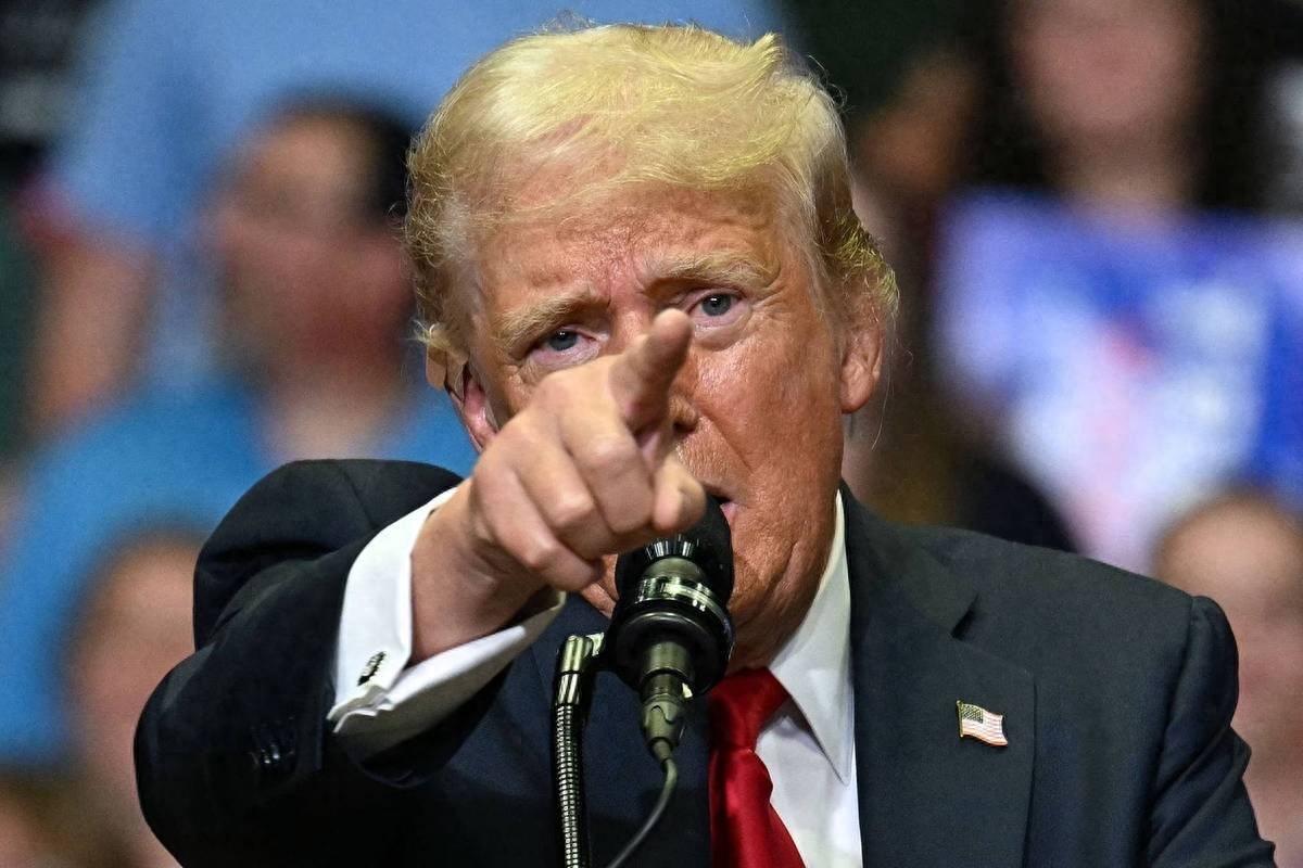 反转！美国贸易战打了个寂寞，2025竟悄悄认怂？当初特朗普喊着“中