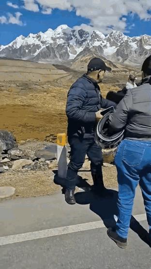 秃鹫：你们是不是觉得我很雕？