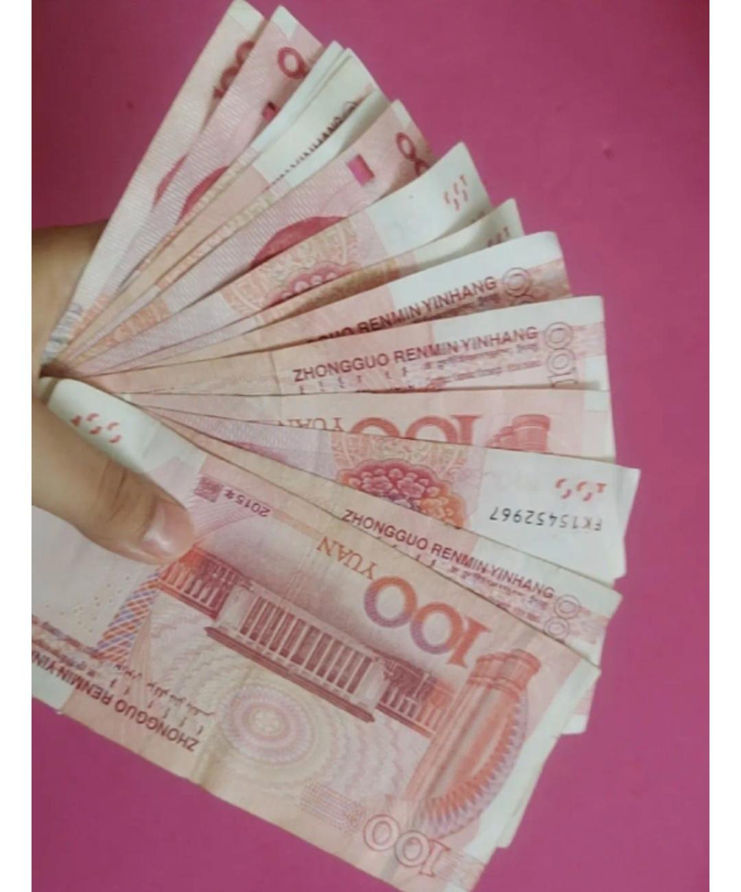 人越老越要存钱！我今年50岁了，上个月我老公给我3000现金，我存了1500