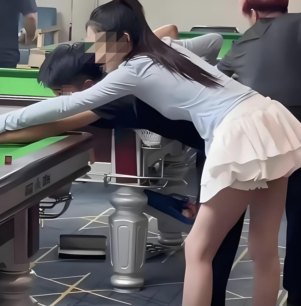 重庆，一男子点了一个美女教练陪自己打台球，打了整整一夜，早上付款的时候，男子却称