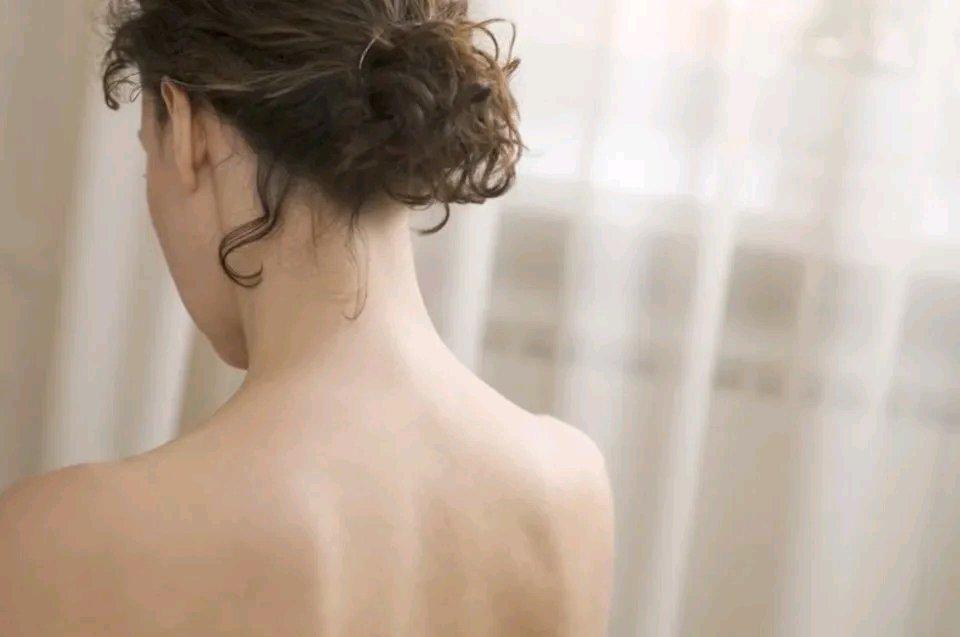 印度这起案件真够惊悚的！德里一处居民楼火灾，本以为是普通事故，结果竟牵出一桩谋杀