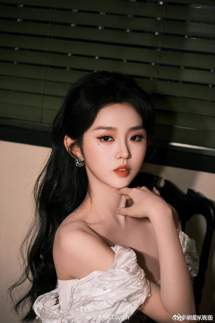 李柯以沉思我们是彼此的摄影师李柯以沉思飞机上偶遇互拍和在飞机上的偶遇有Man