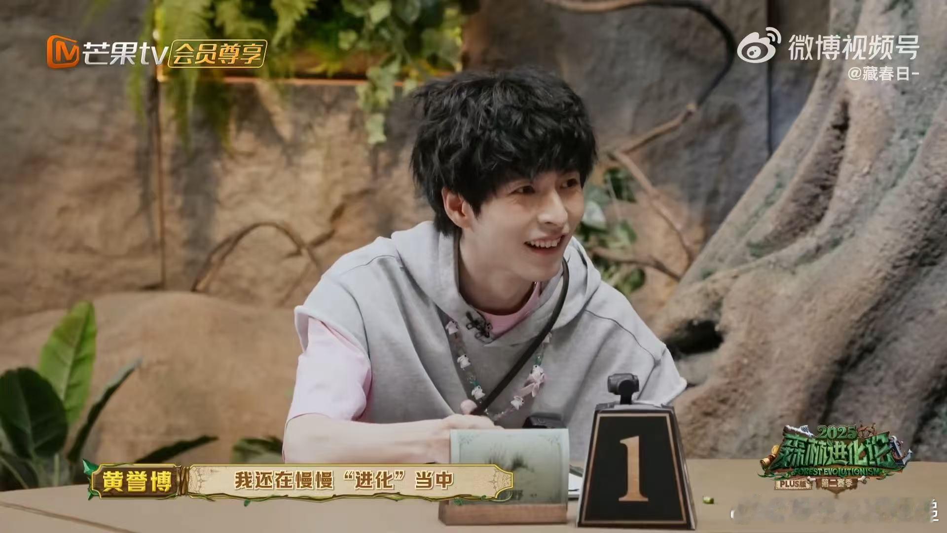 何运晨曹恩齐又共脑了有他们在的节目永远不会冷场，不管是搞笑还是暖心的时刻，他们