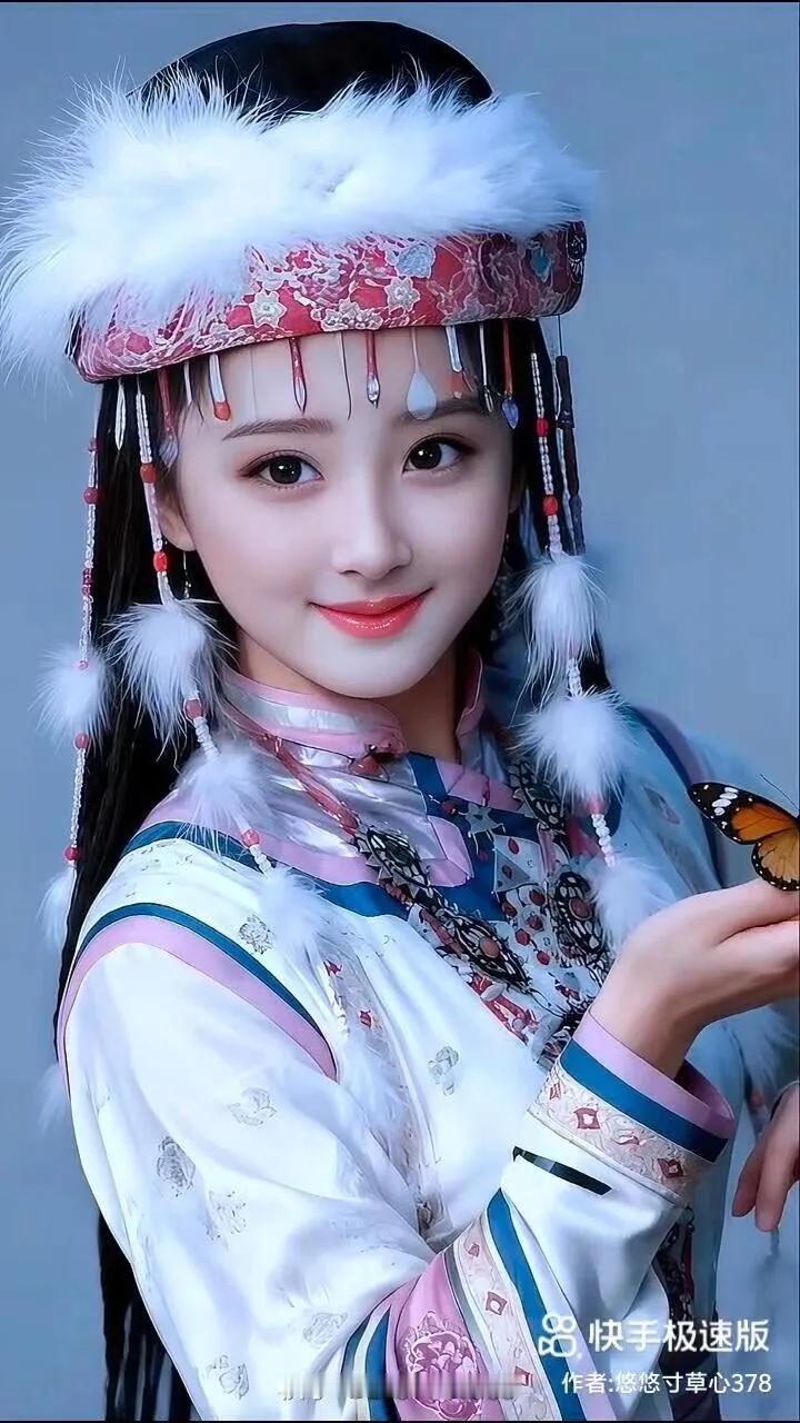 古风少女，手持蝴蝶，美如画卷